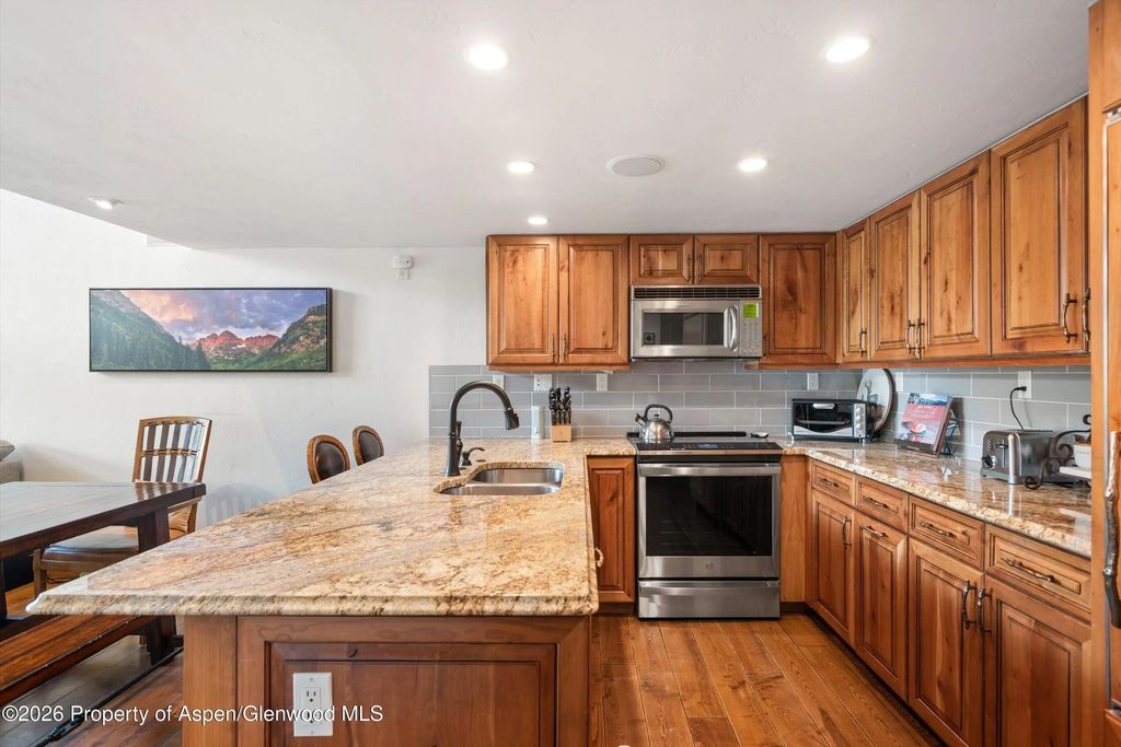 11 of 30 - 400 Wood Road E-2209, Snowmass Village, CO