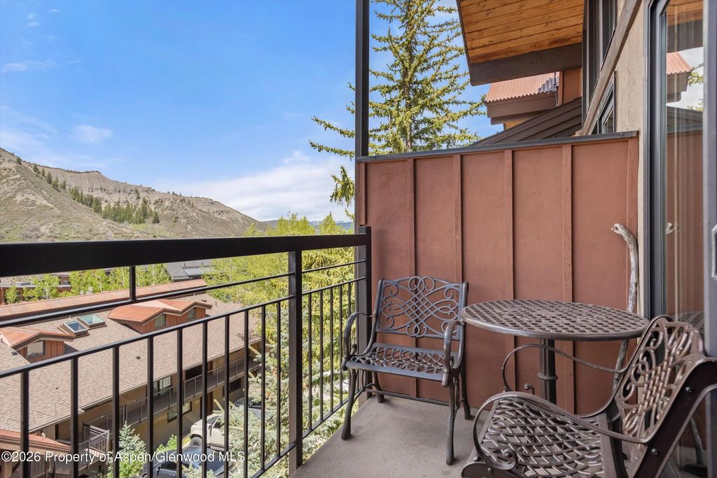 7 of 30 - 400 Wood Road E-2209, Snowmass Village, CO