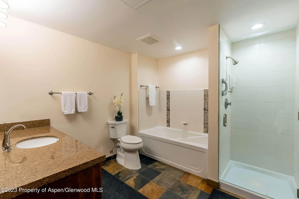 8 of 23 - 110 Carriage Way 3406, Snowmass Village, CO