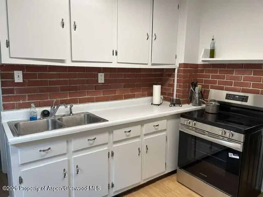 9 of 23 - 925 Palmer Avenue, Glenwood Springs, CO