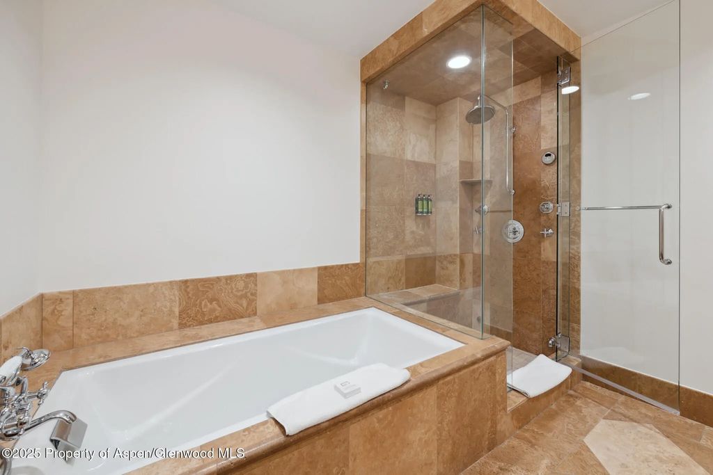 19 of 30 - 415 E Dean St., Unit 4, Week 32, Aspen, CO