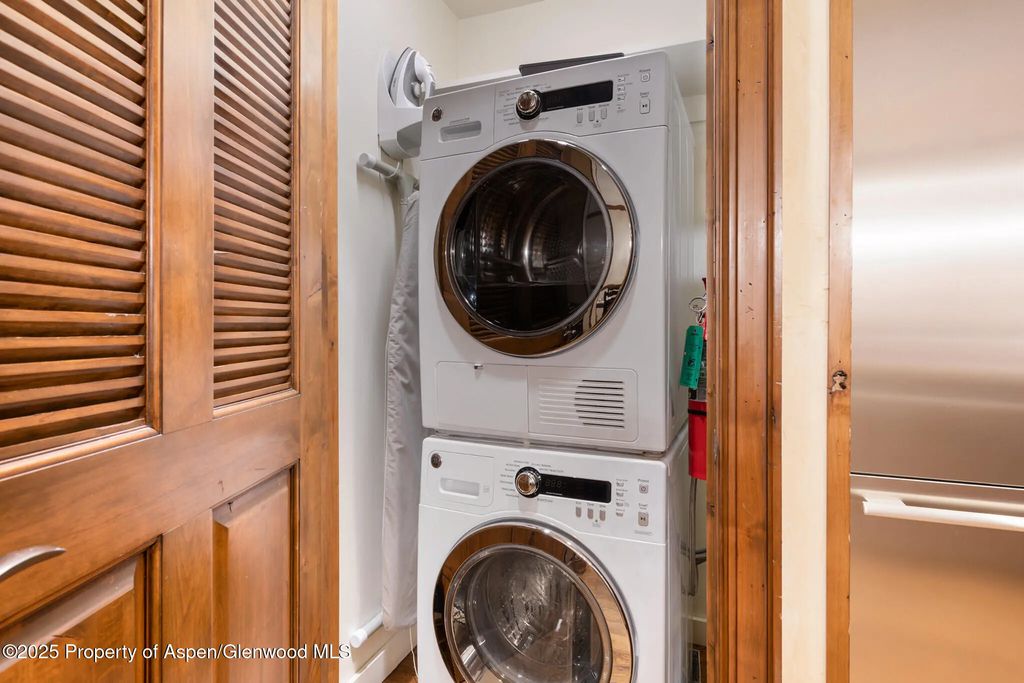 23 of 30 - 415 E Dean St., Unit 4, Week 32, Aspen, CO