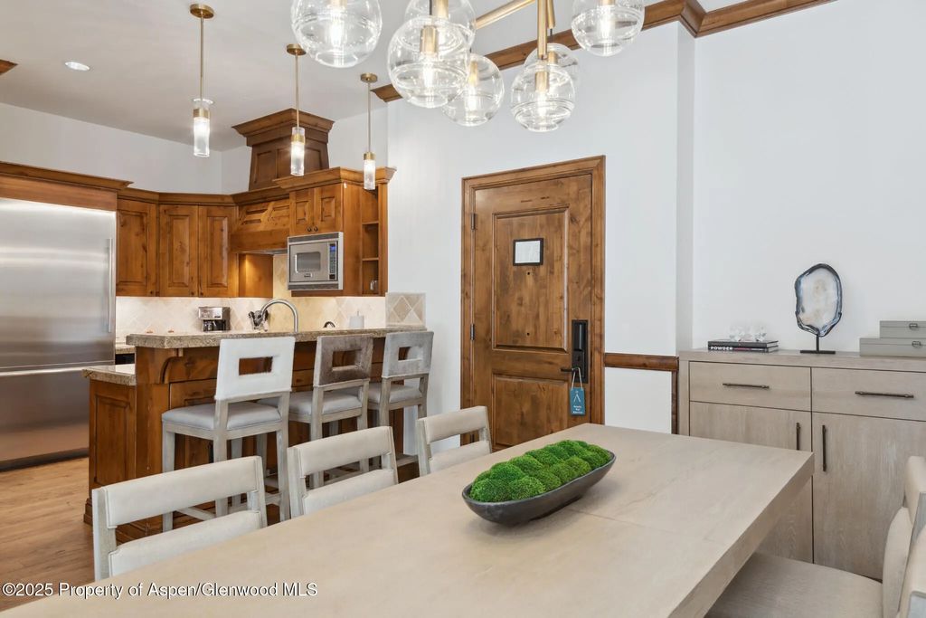 8 of 30 - 415 E Dean St., Unit 4, Week 32, Aspen, CO