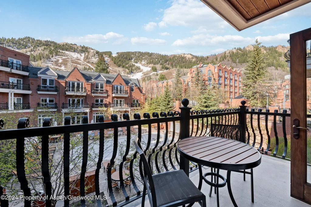 7 of 21 - 415 E Dean St., Unit 10, Wks 32 & 33, Aspen, CO