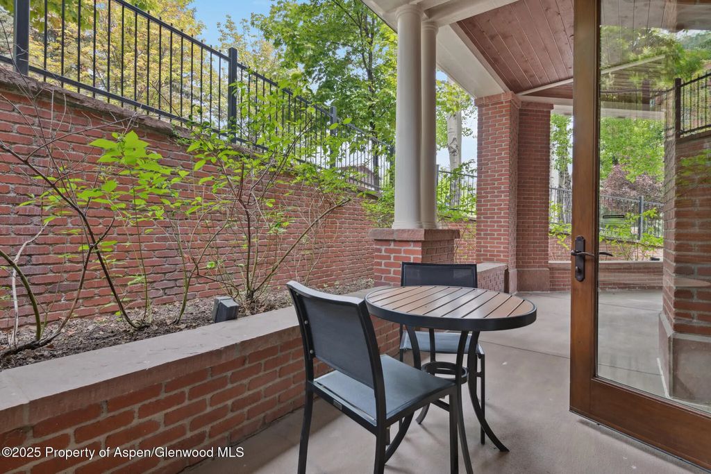 12 of 27 - 415 E Dean St, Unit 1, Week 29 Street, Aspen, CO