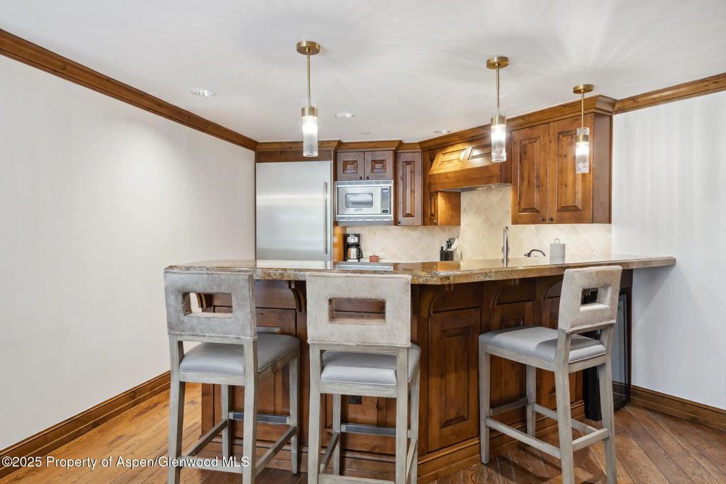 8 of 29 - 415 E Dean St., Unit 20, Week 32, Aspen, CO