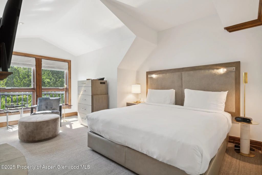 13 of 29 - 415 E Dean St., Unit 49 Week 33, Aspen, CO