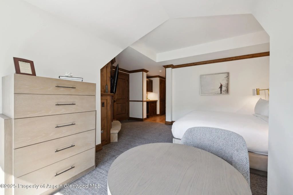 20 of 29 - 415 E Dean St., Unit 49 Week 33, Aspen, CO