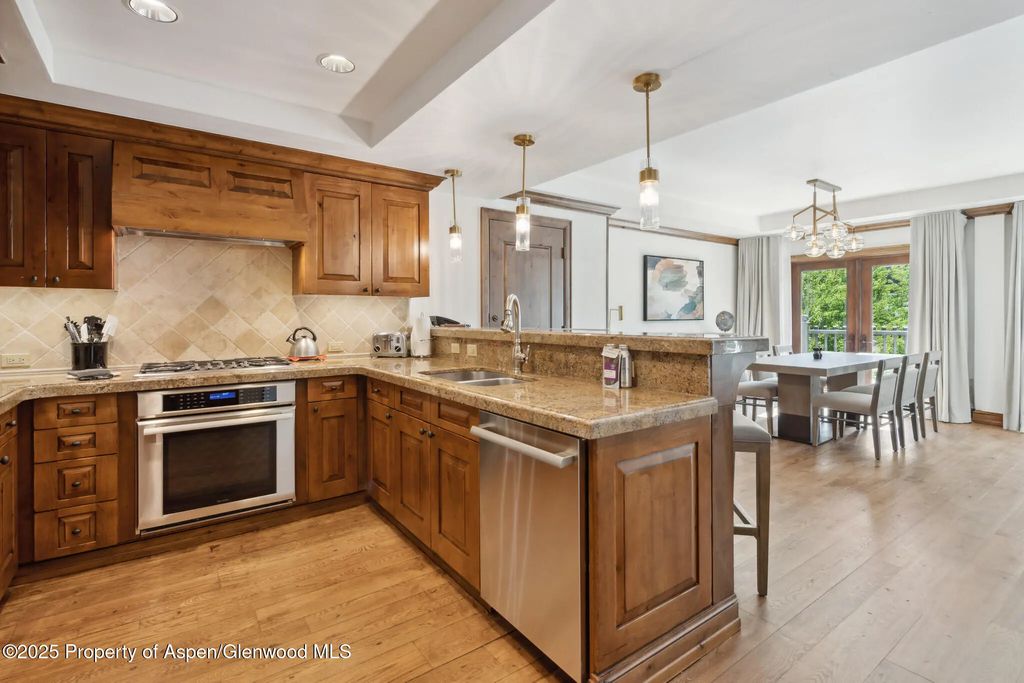 5 of 29 - 415 E Dean St., Unit 49 Week 33, Aspen, CO
