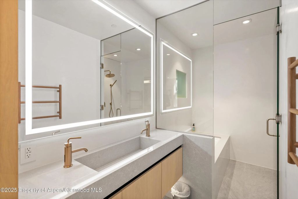 11 of 44 - 211 W Main Street, Aspen, CO