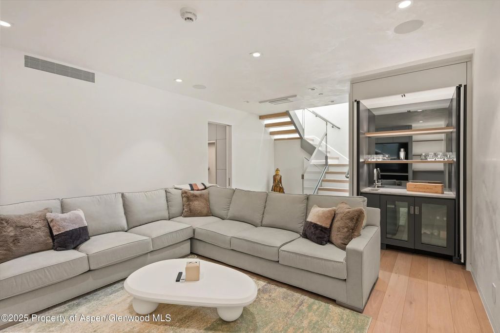 14 of 44 - 211 W Main Street, Aspen, CO