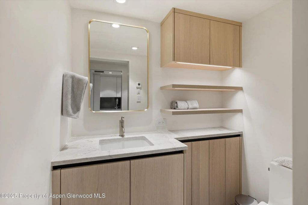 17 of 44 - 211 W Main Street, Aspen, CO