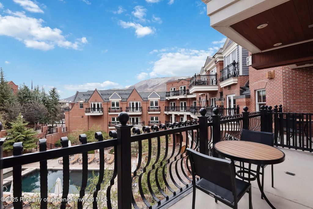 17 of 35 - 415 E Dean St., Unit 38, Week 33, Aspen, CO