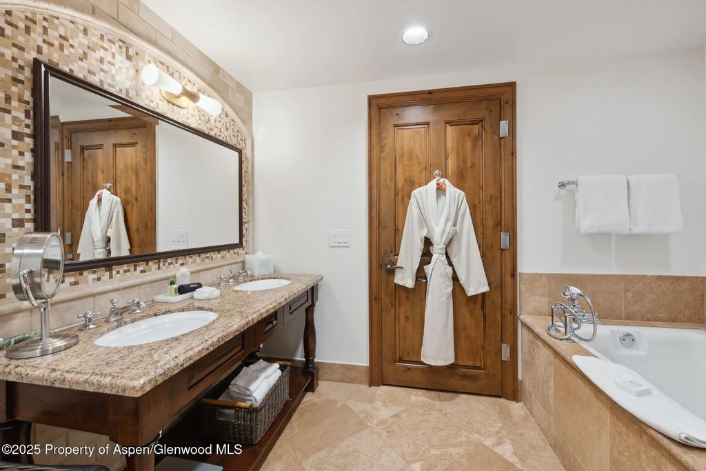23 of 35 - 415 E Dean St., Unit 38, Week 33, Aspen, CO