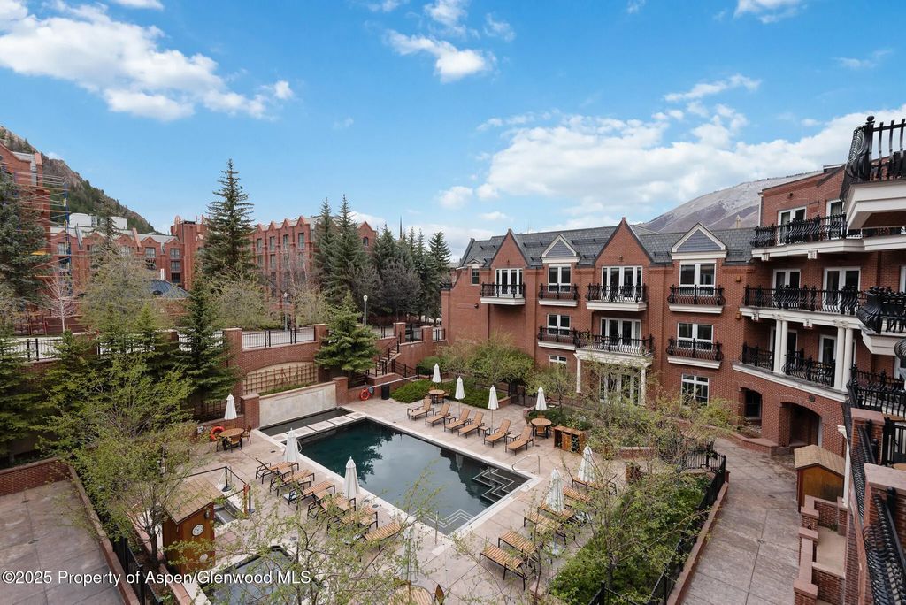5 of 35 - 415 E Dean St., Unit 38, Week 33, Aspen, CO