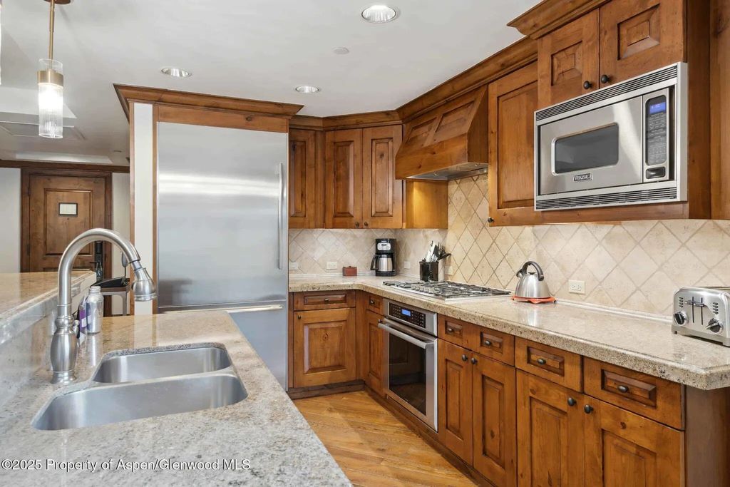 9 of 35 - 415 E Dean St., Unit 38, Week 33, Aspen, CO