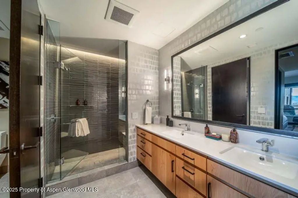 20 of 43 - 77 Wood Road 303, Snowmass Village, CO