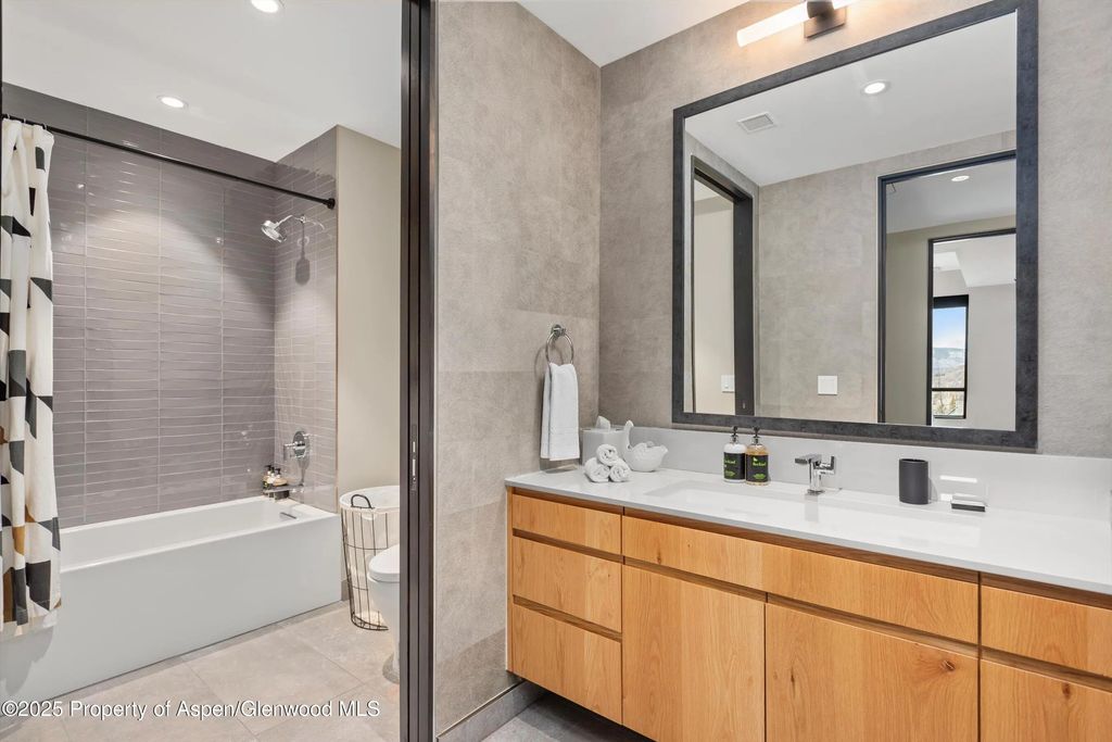 24 of 43 - 77 Wood Road 303, Snowmass Village, CO
