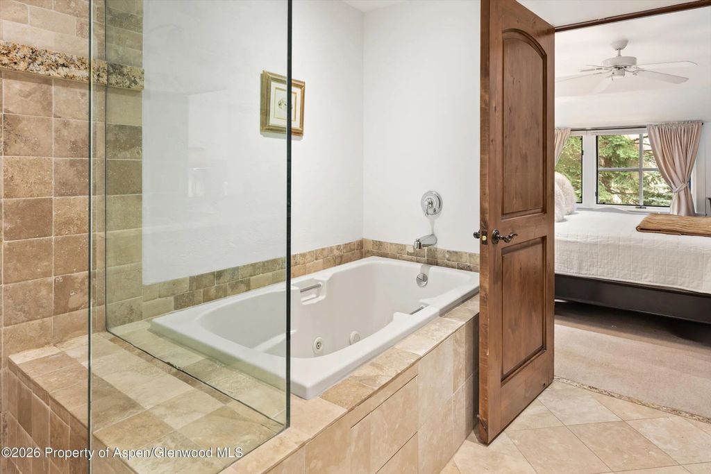 16 of 24 - 100 N 8th Street 19, Aspen, CO