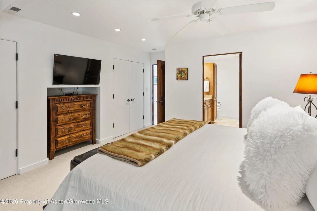 18 of 24 - 100 N 8th Street 19, Aspen, CO