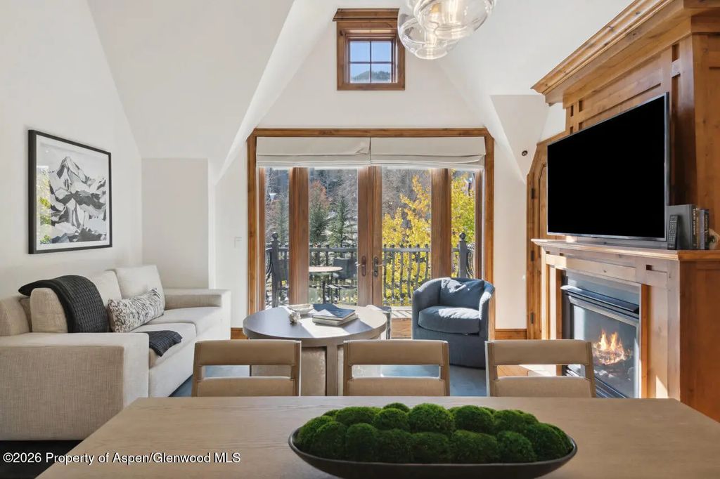 415 E Dean St. #32, Wk 9, Aspen
