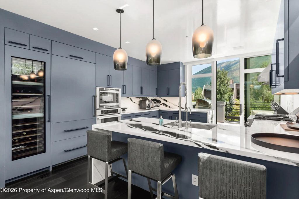 10 of 50 - 627 E Hopkins Avenue 201, Aspen, CO