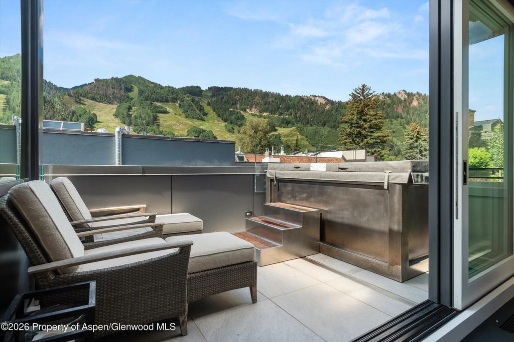 40 of 50 - 627 E Hopkins Avenue 201, Aspen, CO