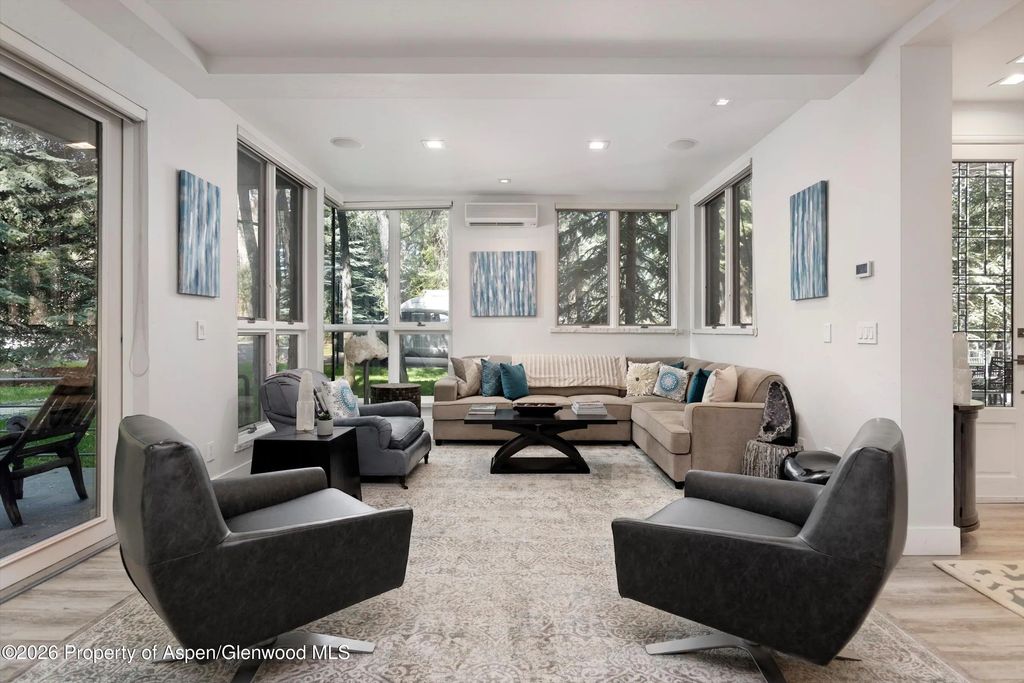 4 of 32 - 736 W Smuggler Street B, Aspen, CO