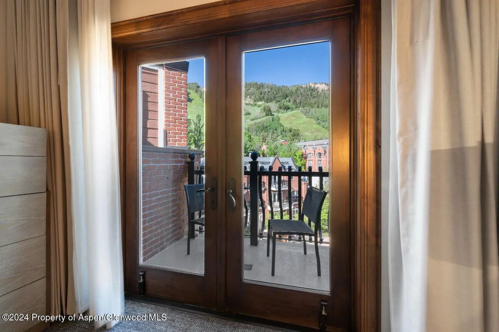 28 of 39 - 415 E Dean St, Unit 45, Week 12, Aspen, CO