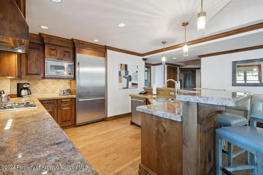 4 of 39 - 415 E Dean St, Unit 45, Week 12, Aspen, CO