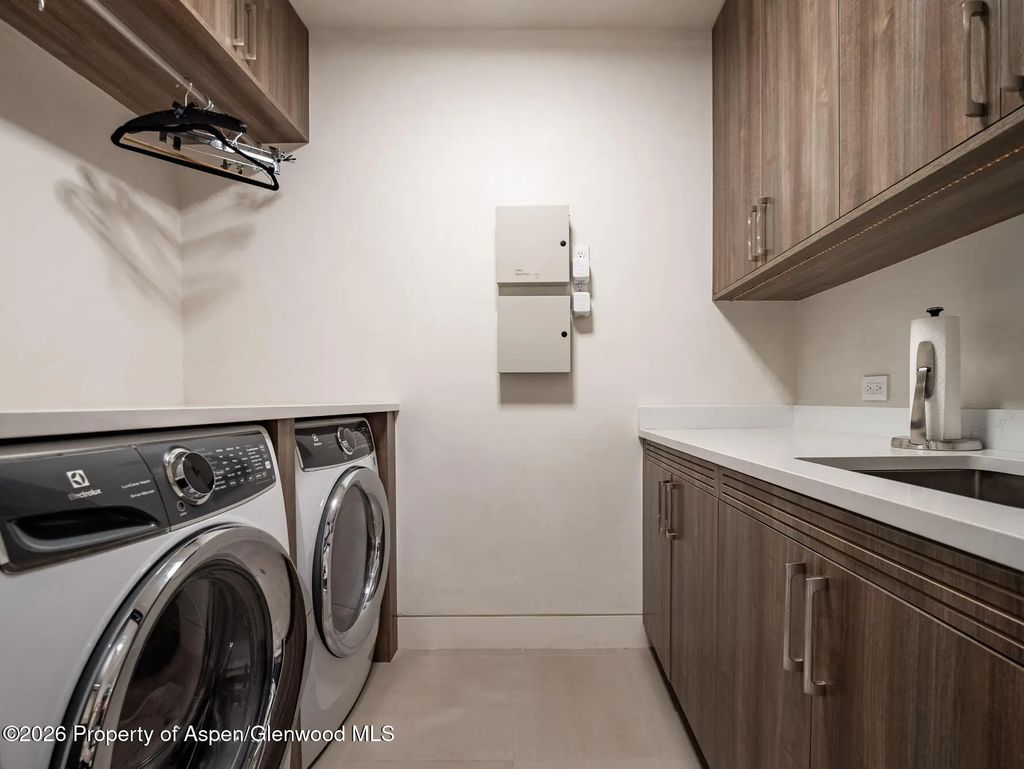 32 of 45 - 1154 E Cooper Avenue Unit B, Aspen, CO