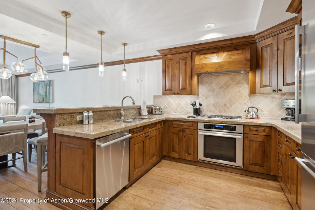 4 of 27 - 415 E Dean St., Unit 37, Week 6, Aspen, CO