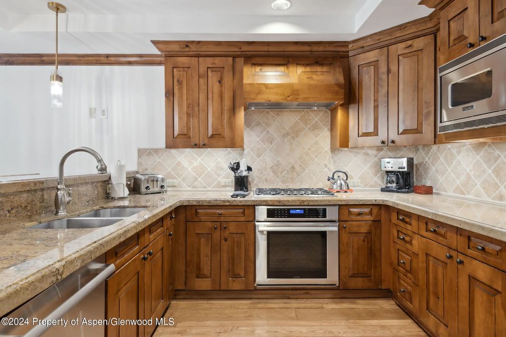 5 of 27 - 415 E Dean St., Unit 37, Week 6, Aspen, CO
