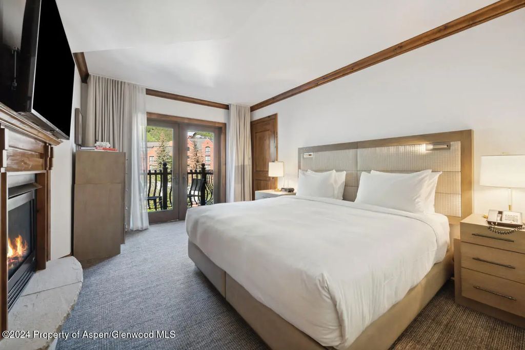 26 of 39 - 415 E Dean St, Unit 45, Week 35, Aspen, CO