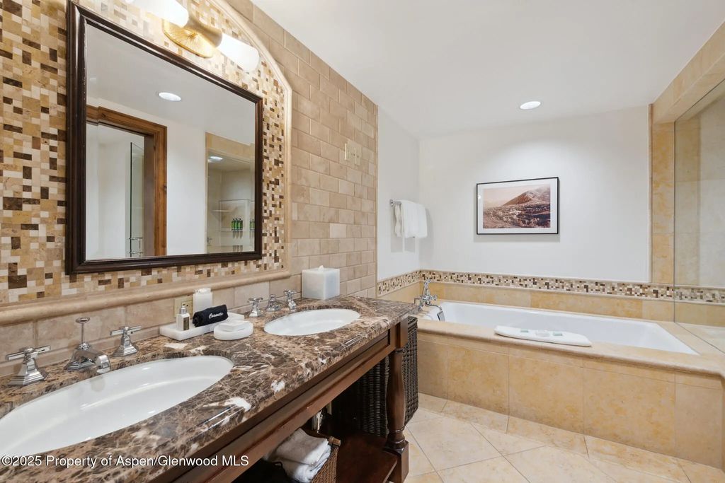 15 of 25 - 415 E Dean St, Unit 50, Week 8, Aspen, CO