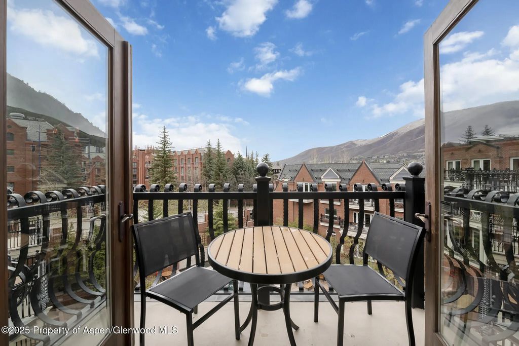 20 of 25 - 415 E Dean St, Unit 50, Week 8, Aspen, CO