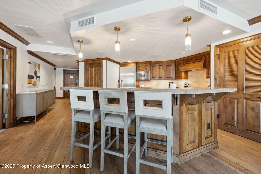 8 of 25 - 415 E Dean St, Unit 50, Week 8, Aspen, CO
