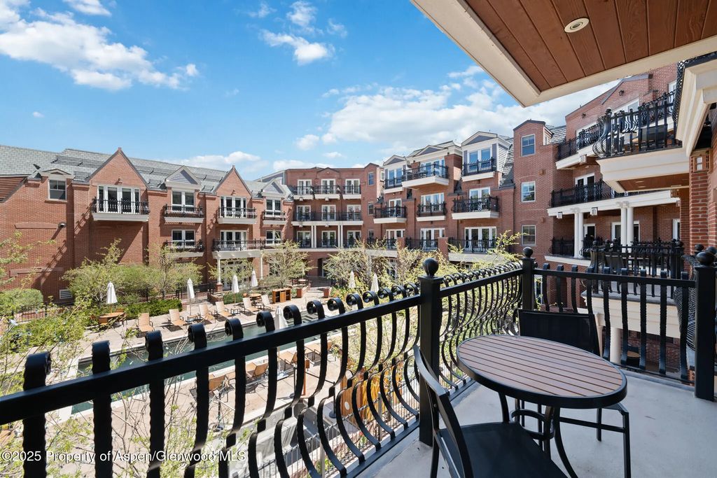 10 of 28 - 415 E Dean St., #25, Week 6, Aspen, CO