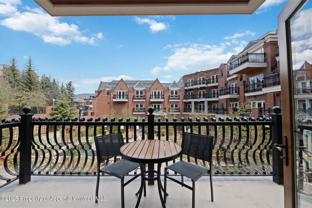 19 of 28 - 415 E Dean St., #25, Week 6, Aspen, CO
