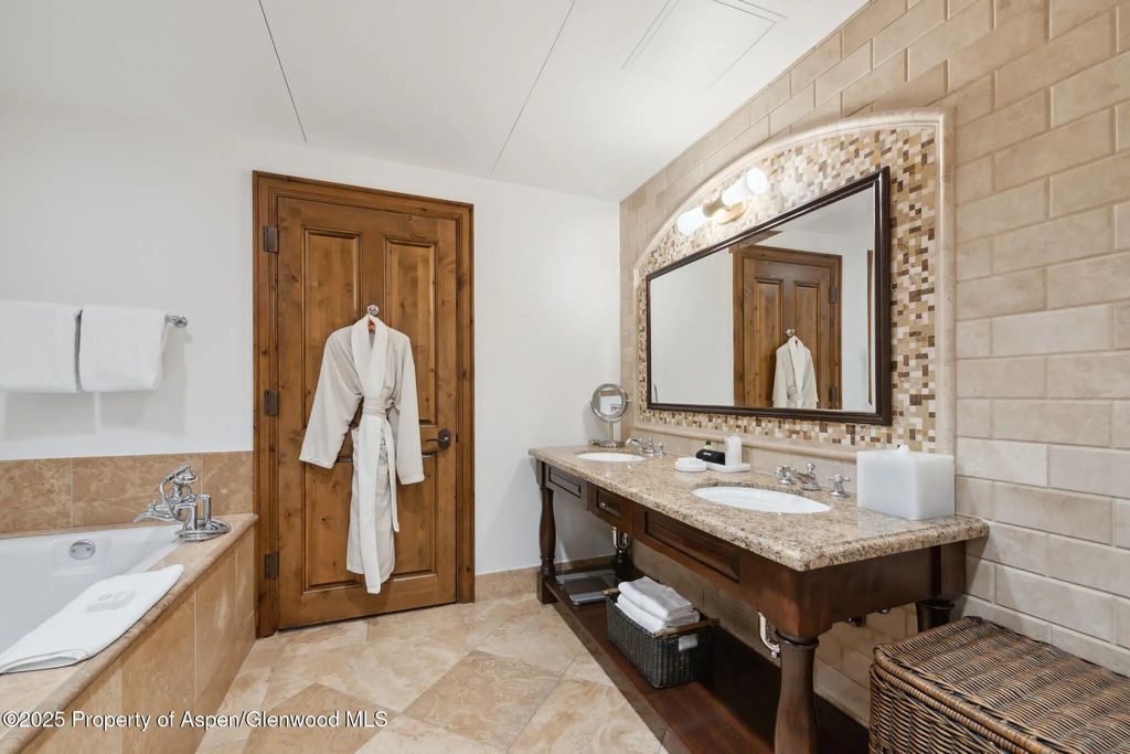 21 of 28 - 415 E Dean St., #25, Week 6, Aspen, CO