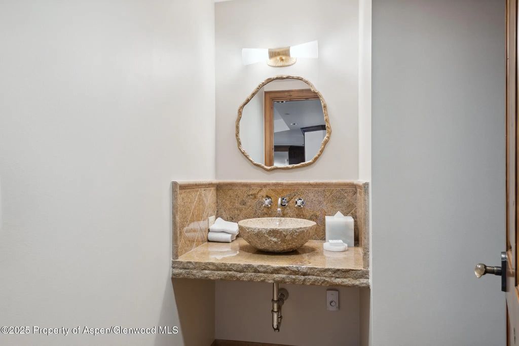 9 of 28 - 415 E Dean St., #25, Week 6, Aspen, CO