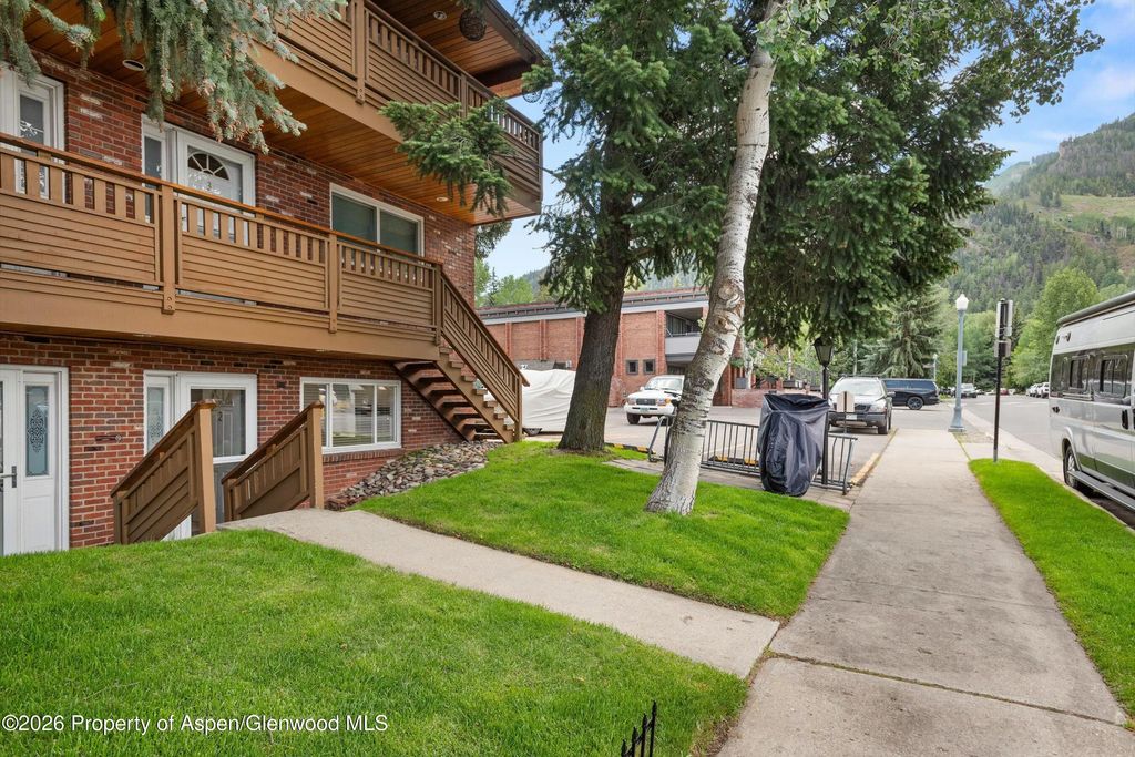 12 of 13 - 805 E Cooper Avenue 2, Aspen, CO