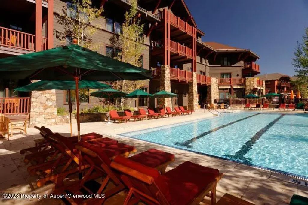 75 Prospector Road 8302-9, Aspen