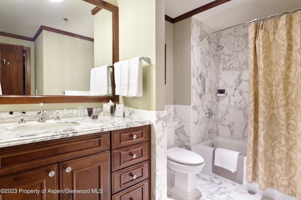 11 of 24 - 75 Prospector Road 8302-9, Aspen, CO