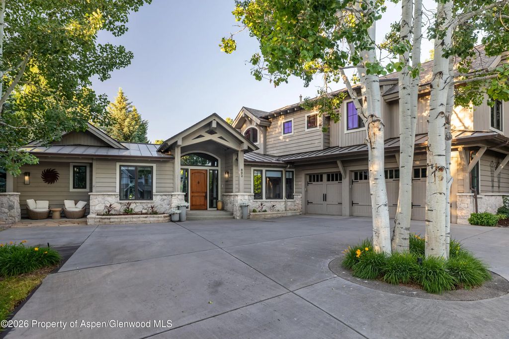 802 Lakeside Drive, Carbondale