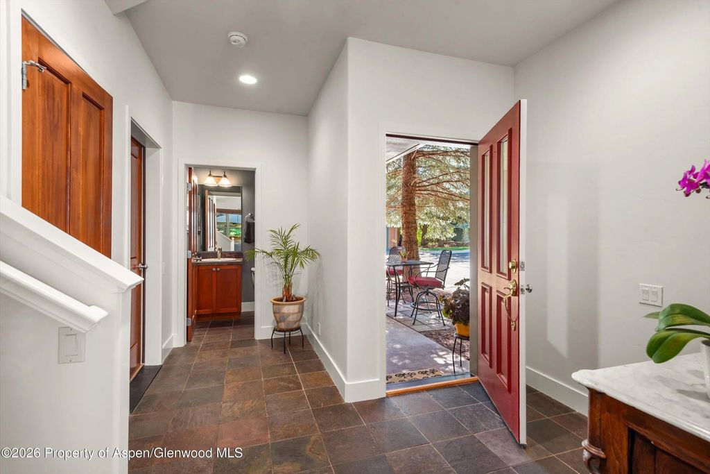 4 of 33 - 520 Evans Court, Basalt, CO