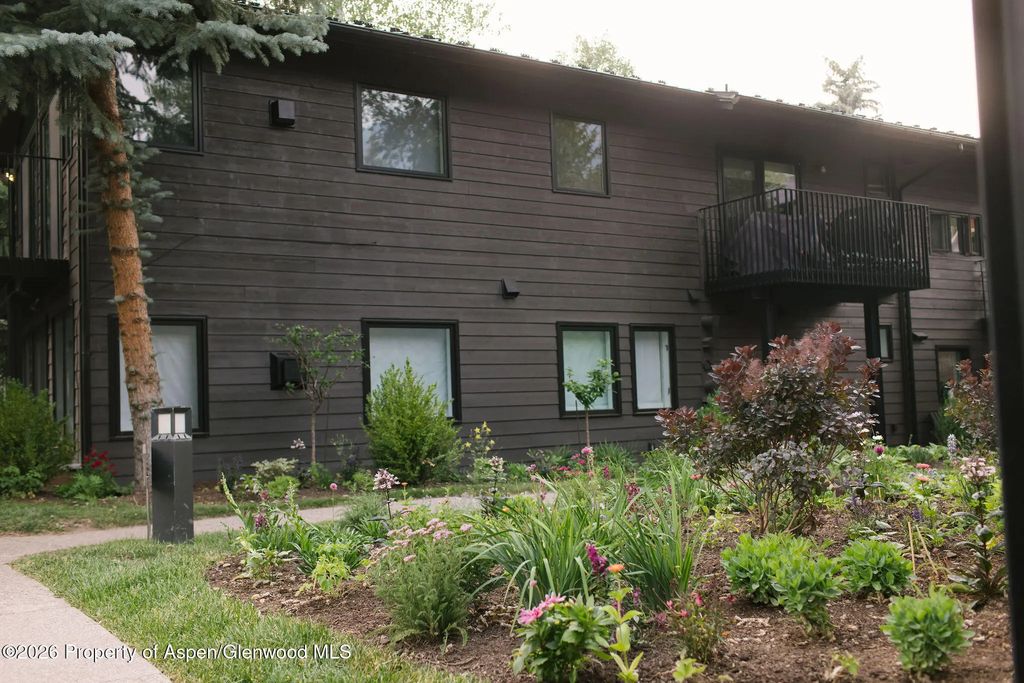 29 of 31 - 950 E Durant Avenue 4, Aspen, CO