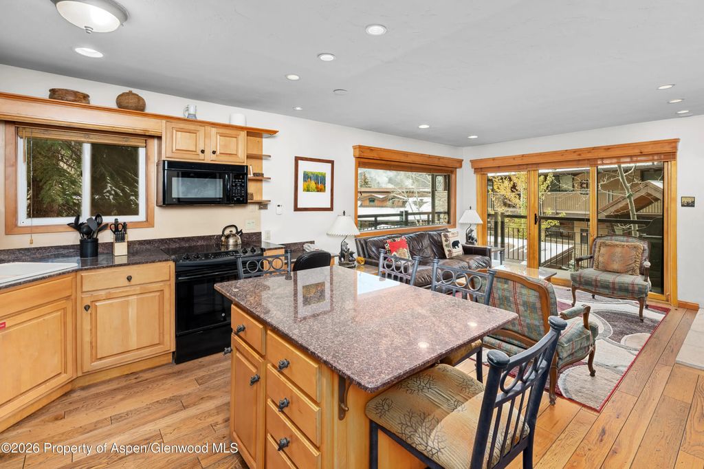 400 Wood 2111-h, Snowmass Village