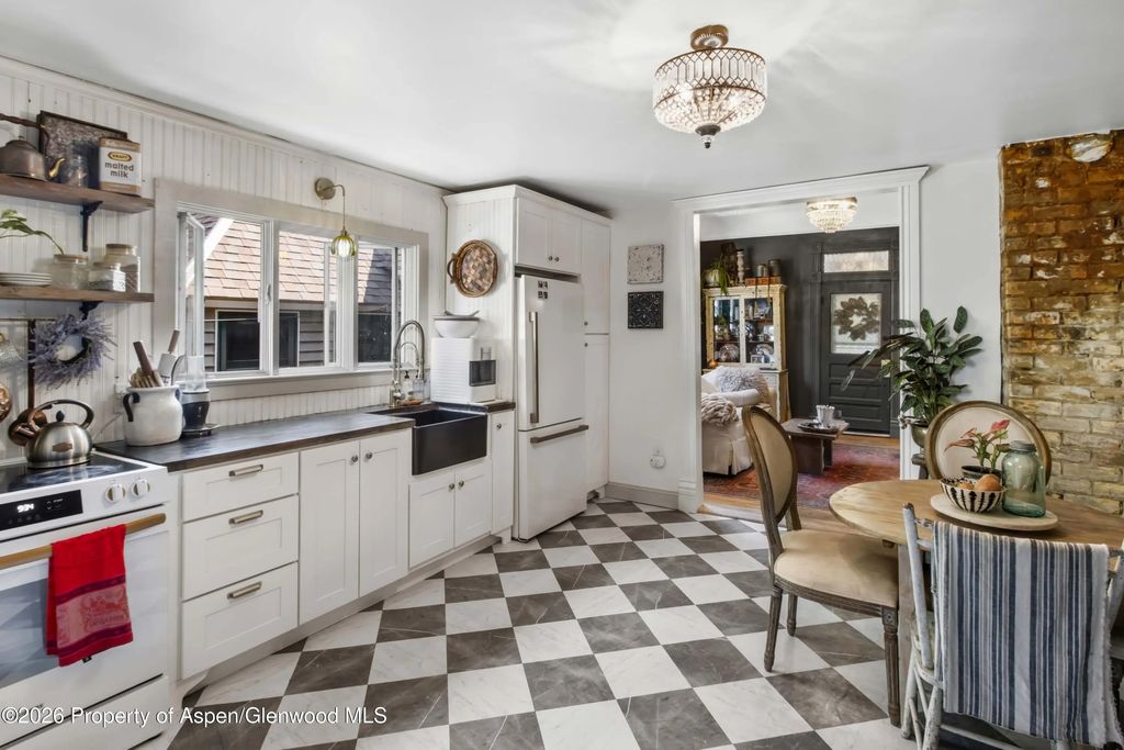 8 of 27 - 907 Blake Avenue, Glenwood Springs, CO