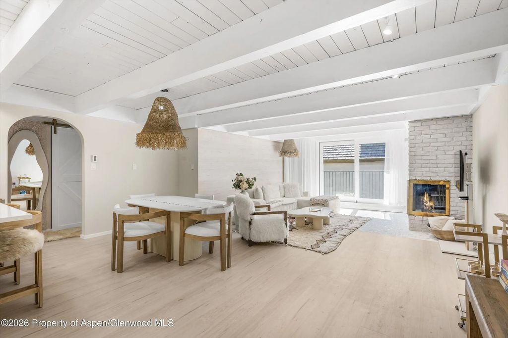 6 of 16 - 901 E Hyman Avenue 14, Aspen, CO